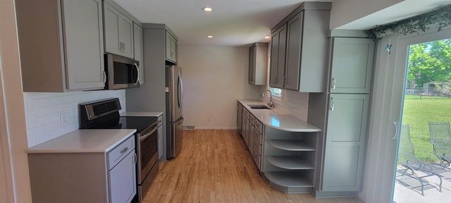 895 MARTIN AVENUE, Fond Du Lac, WI 54935
