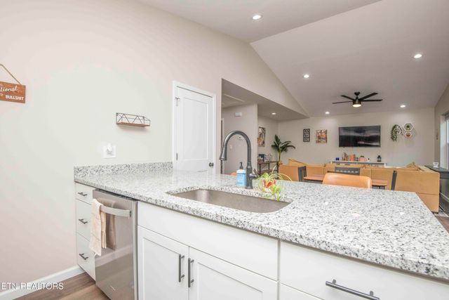 3121 Greenway Drive, Knoxville, TN 37918