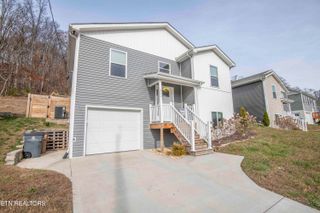 3121 Greenway Drive, Knoxville, TN 37918