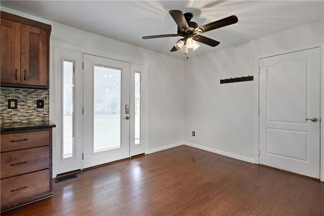 312 Walnut Street, Cleveland, MO 64734