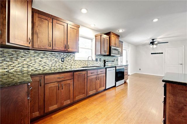 312 Walnut Street, Cleveland, MO 64734