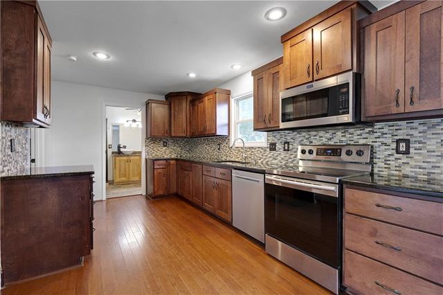 312 Walnut Street, Cleveland, MO 64734