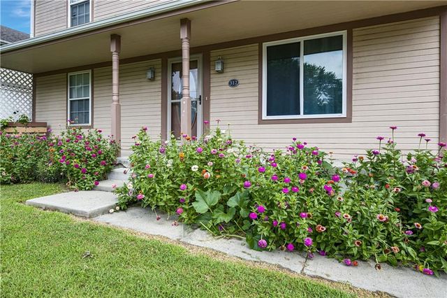 312 Walnut Street, Cleveland, MO 64734