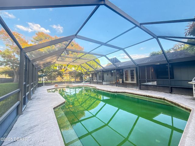 814 Reed Canal Road, South Daytona, FL 32119