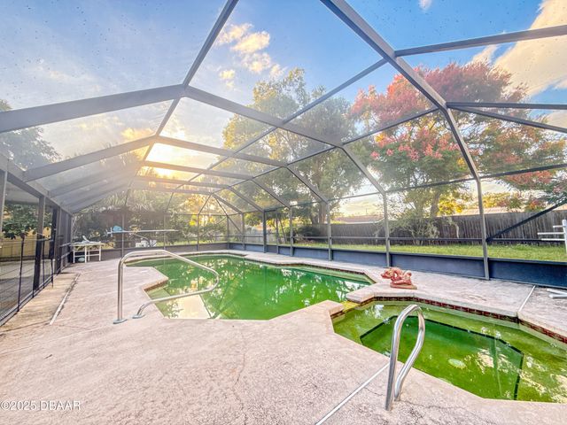 814 Reed Canal Road, South Daytona, FL 32119