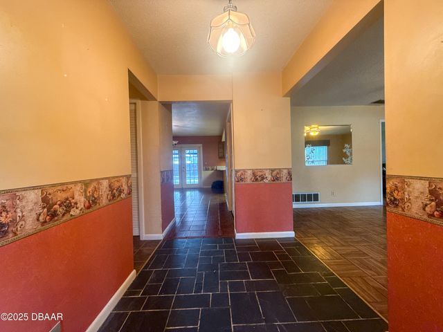 814 Reed Canal Road, South Daytona, FL 32119