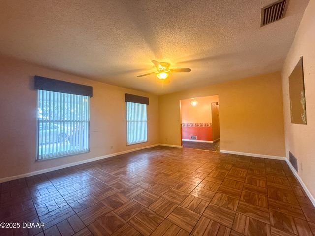 814 Reed Canal Road, South Daytona, FL 32119