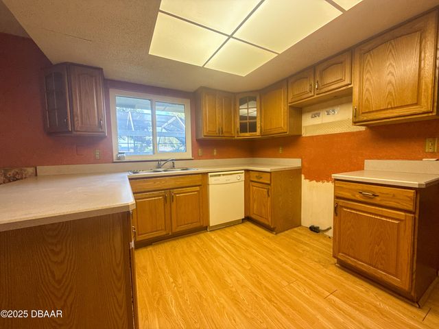 814 Reed Canal Road, South Daytona, FL 32119