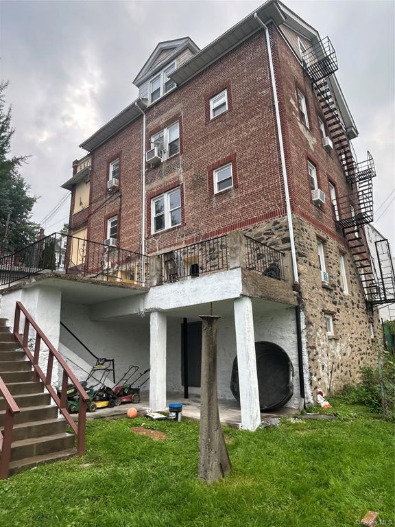 10 Hillbright Terrace, Yonkers, NY 10703 — photo 2
