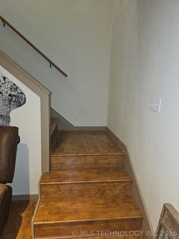 203 E Red Oak Drive, Durant, OK 74701