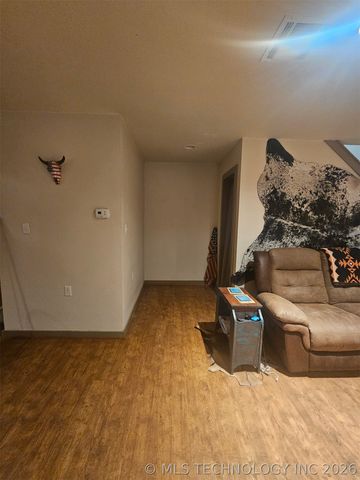 203 E Red Oak Drive, Durant, OK 74701