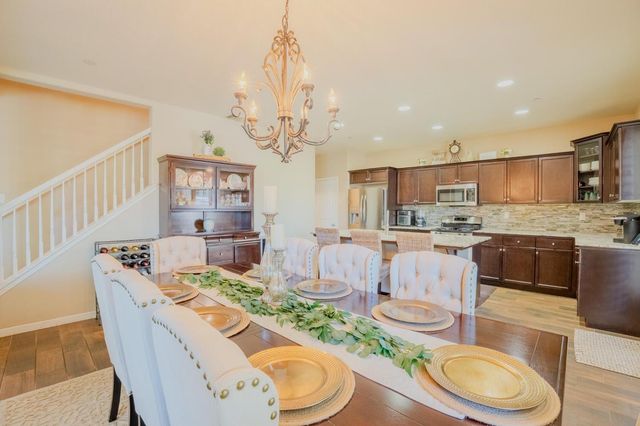 1116 W Muir Way, Hanford, CA 93230