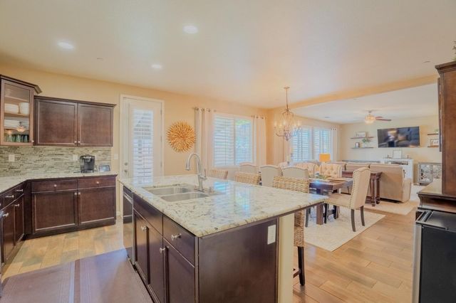 1116 W Muir Way, Hanford, CA 93230