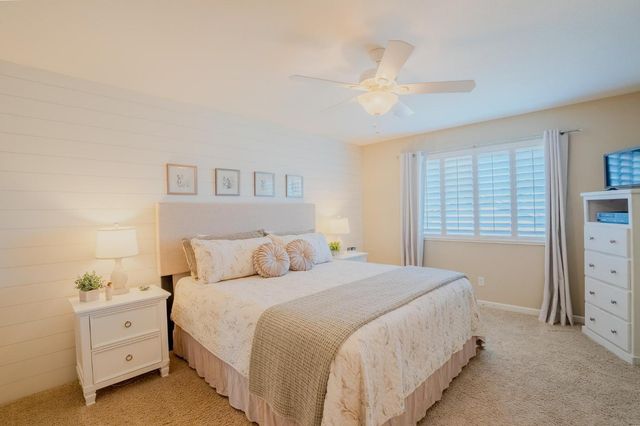 1116 W Muir Way, Hanford, CA 93230