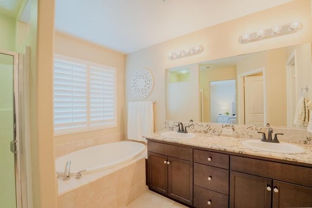 1116 W Muir Way, Hanford, CA 93230