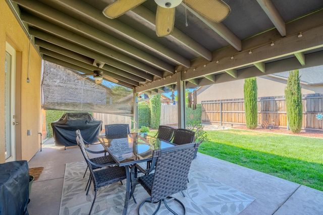 1116 W Muir Way, Hanford, CA 93230