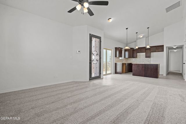 612 Cedarwood Avenue, El Paso, TX 79928