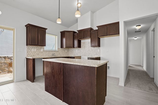 612 Cedarwood Avenue, El Paso, TX 79928