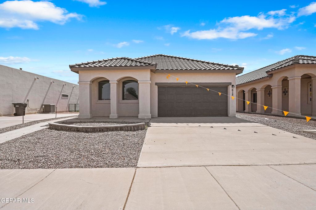 612 Cedarwood Avenue, El Paso, TX 79928
