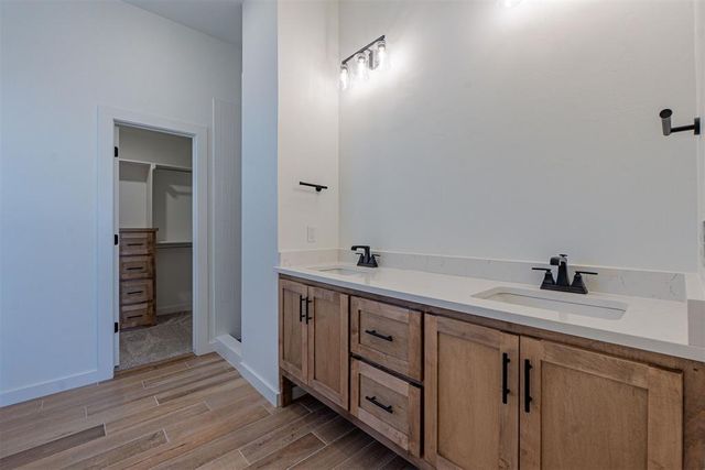 11713 NW 102nd Street, Yukon, OK 73099