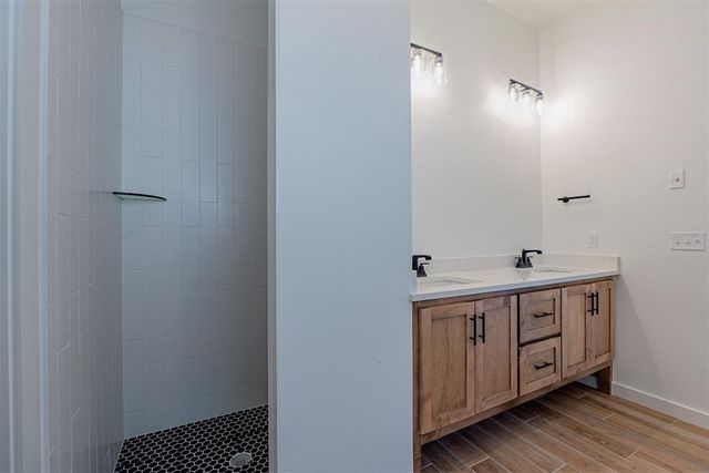 11713 NW 102nd Street, Yukon, OK 73099