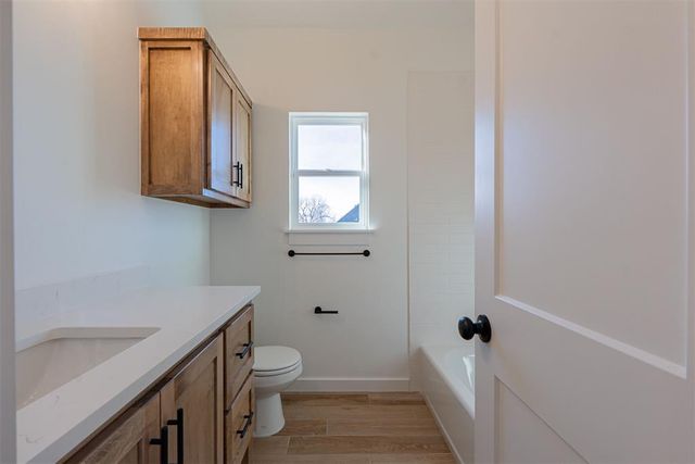 11713 NW 102nd Street, Yukon, OK 73099