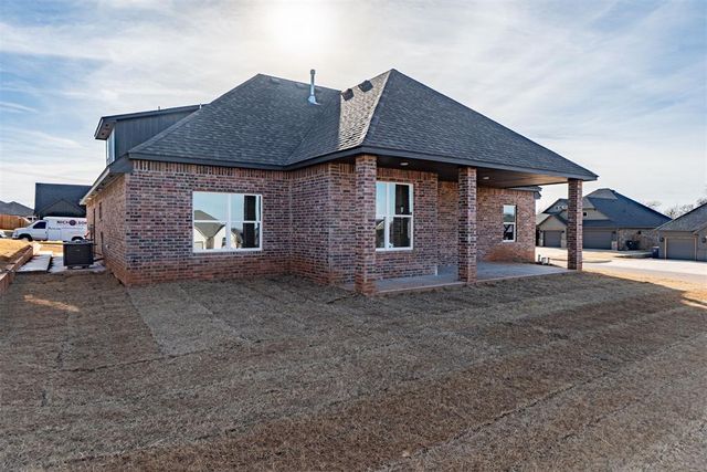 11713 NW 102nd Street, Yukon, OK 73099