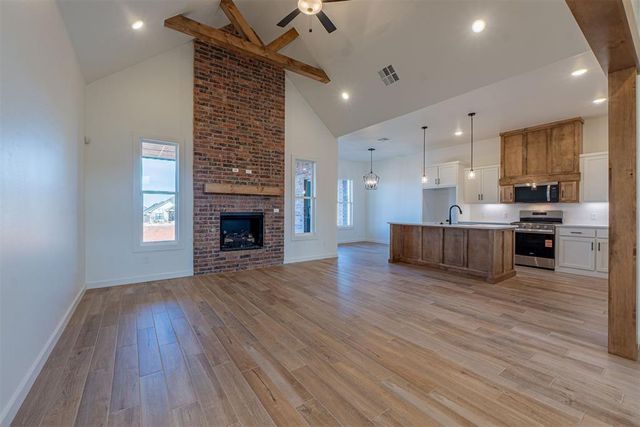 11713 NW 102nd Street, Yukon, OK 73099