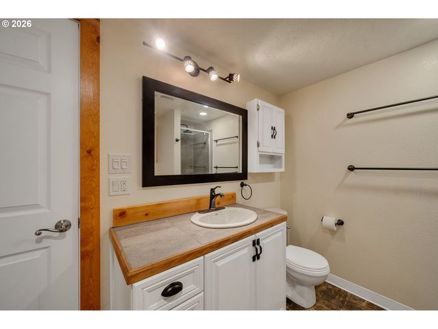 111 CYPRESS Ave, Garibaldi, OR 97118