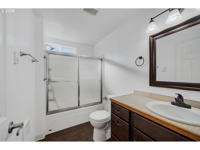 111 CYPRESS Ave, Garibaldi, OR 97118