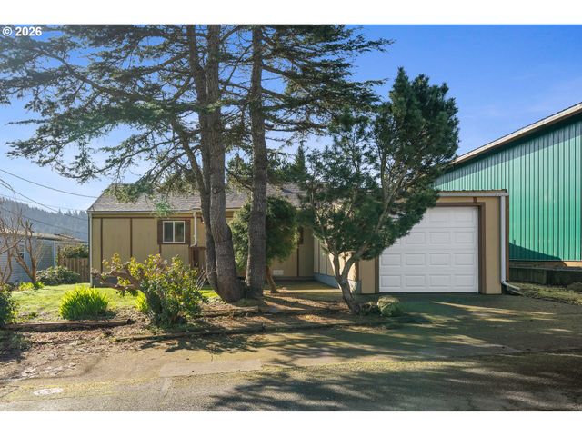 111 CYPRESS Ave, Garibaldi, OR 97118