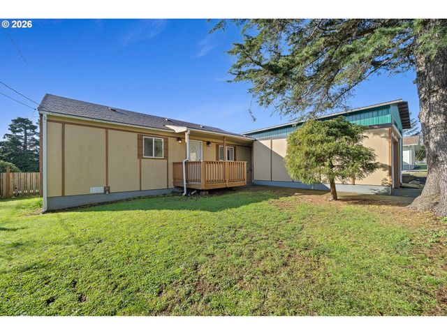 111 CYPRESS Ave, Garibaldi, OR 97118