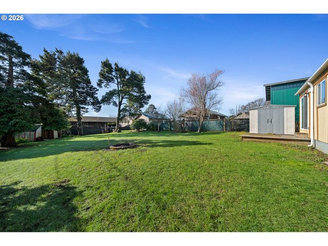 111 CYPRESS Ave, Garibaldi, OR 97118