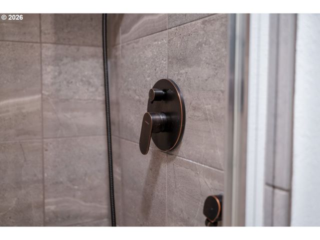 111 CYPRESS Ave, Garibaldi, OR 97118