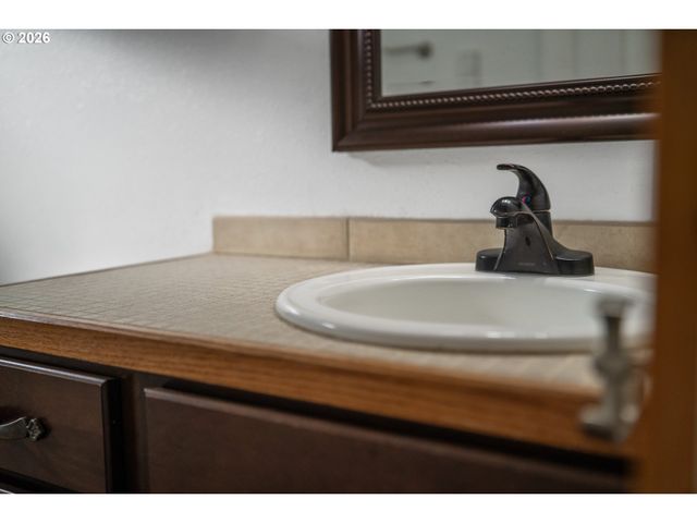 111 CYPRESS Ave, Garibaldi, OR 97118