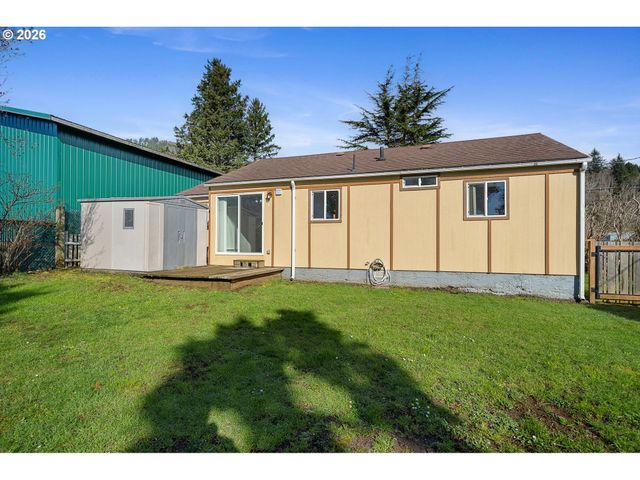 111 CYPRESS Ave, Garibaldi, OR 97118