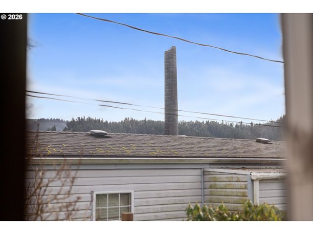 111 CYPRESS Ave, Garibaldi, OR 97118