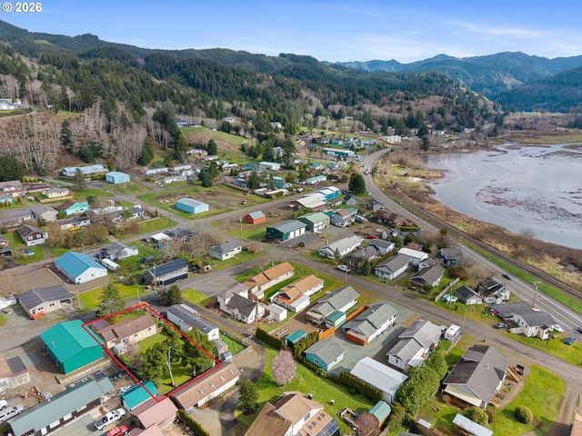 111 CYPRESS Ave, Garibaldi, OR 97118