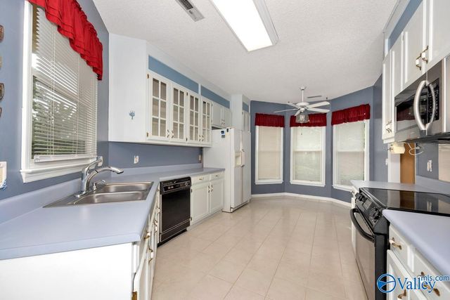 1809 Edgemere Court SE, Huntsville, AL 35803