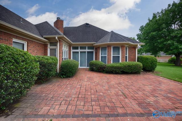 1809 Edgemere Court SE, Huntsville, AL 35803