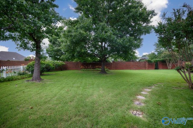 1809 Edgemere Court SE, Huntsville, AL 35803