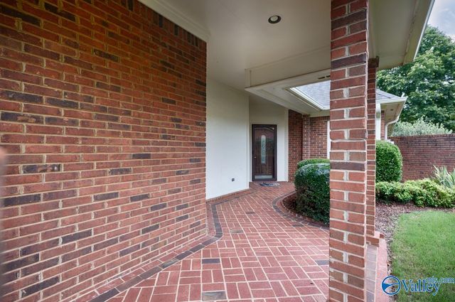1809 Edgemere Court SE, Huntsville, AL 35803