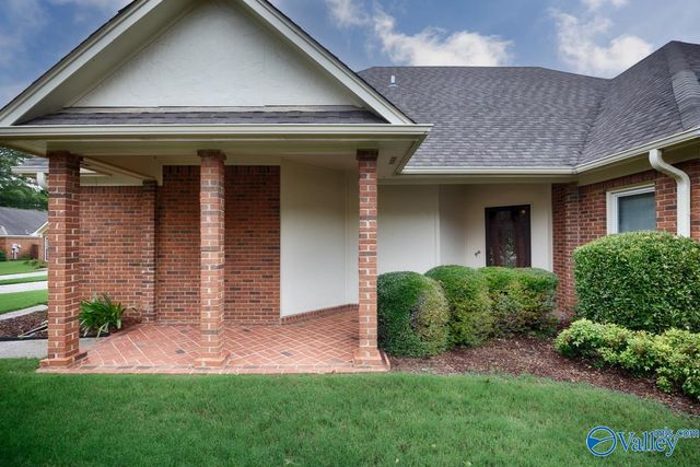 1809 Edgemere Court SE, Huntsville, AL 35803
