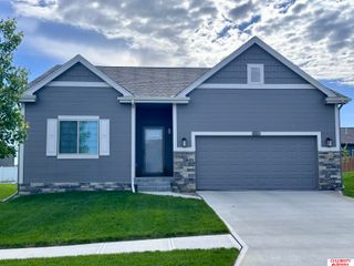 8625 S 177 Avenue, Omaha, NE 68136