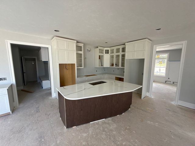 11 Earle Stewart Ln, Wrentham, MA 02093