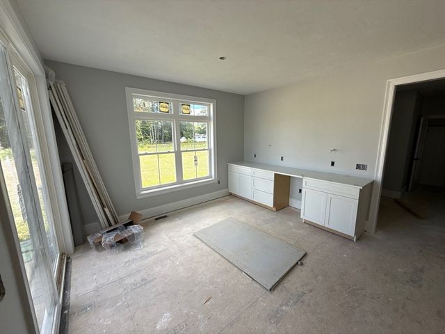 11 Earle Stewart Ln, Wrentham, MA 02093