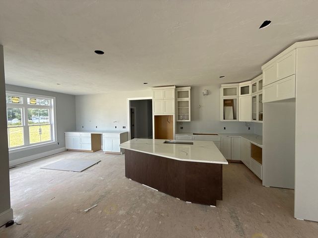 11 Earle Stewart Ln, Wrentham, MA 02093