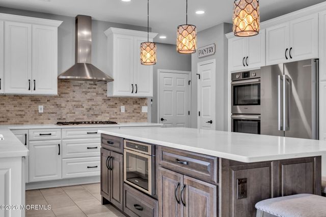 6 Scarborough Drive, Jackson, NJ 08527