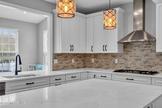 6 Scarborough Drive, Jackson, NJ 08527