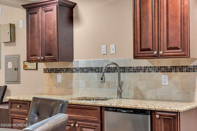 6 Scarborough Drive, Jackson, NJ 08527